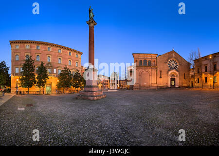 Basilica di San Domenico di sera, Bologna, Emilia-Romanga, Italia Foto Stock