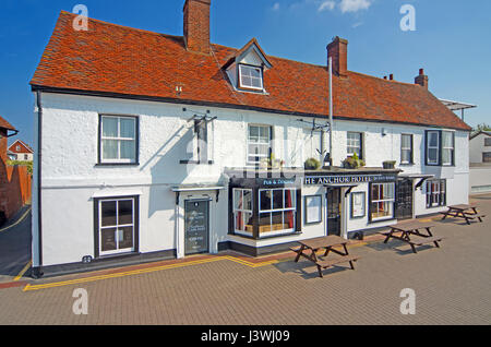 Burnham on Crouch, Essex, Anchor Hotel dal fiume Crouch, sul lungomare Foto Stock