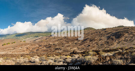 Vista da ovest Tacoron, El Hierro, Isole Canarie, verso El Julan, un gigante di crollo embayment ricoperta di lava basaltica fluisce Foto Stock