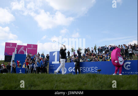 Australia Sam Brazel off di rinvio sul primo foro nel finale durante il giorno due di Sixes Golf presso il centurione Club, St Albans. Stampa foto di associazione. Picture Data: Sabato 6 Maggio, 2017. Vedere PA storia Sixes GOLF. Foto di credito dovrebbe leggere: Steven Paston/filo PA. Restrizioni. Solo uso editoriale. Uso non commerciale. Foto Stock