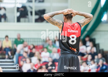 Leicester, Regno Unito, 7 maggio 2017. Il BBL seconda gamba Semi Finale Leicester piloti vs London Lions tenutasi a Leicester Arena, piloti win 72 vs Lions 55 procedendo alla finale.Leicester piloti" ha attirato Sullilvan (08) guarda la ricerca di corte. ©pmgimaging/Alamy Live News Foto Stock