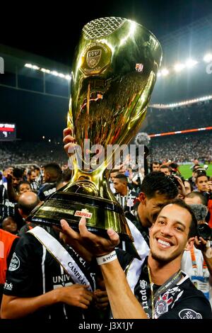 Sao Paulo, Brasile. 07 Maggio, 2017. Corinzi X PONTE PRETA - Rodriguinho durante il match tra Corinzi e Ponte Preta tenutasi presso l'Arena corinzi, zona est di São Paulo. Il gioco è valido per la finale Paulistão Itaipava 2017. (Foto: Marco Galvão/Fotoarena) Credito: Foto Arena LTDA/Alamy Live News Foto Stock