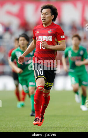 Tokyo, Giappone. Il 3 maggio, 2017. Keiya Nakami (Zweigen) Calcio/Calcetto : 2017 J2 League match tra Tokyo Verdy 2-1 Zweigen Kanazawa all'Ajinomoto Nishigaoka Campo a Tokyo in Giappone . Credito: Yusuke Nakanishi AFLO/sport/Alamy Live News Foto Stock