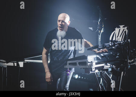 Torino, Italia. Il 7 maggio, 2017. Dream Theater performing live on stage presso l Auditorium del Lingotto di Torino per la loro "immagini, parole e al di là dell' tour 2017 concerto. Foto: Cronos/Alessandro Bosio Credito: Cronos/Alamy Live News Foto Stock