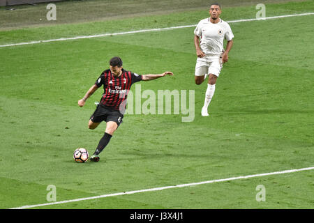 Milano, Italia. Il 7 maggio, 2017. serie A italiana partita di calcio AC Milan vs AS Roma, presso lo stadio San Siro di Milano. Risultato Finale 1 - 4. Credito: Federico Rostagno/Alamy Live News Foto Stock