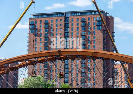 Nuovo ponte ferroviario in costruzione sul fiume Irwell, per la corda Ordsall rail link project, Salford, Manchester, Inghilterra, Regno Unito Foto Stock