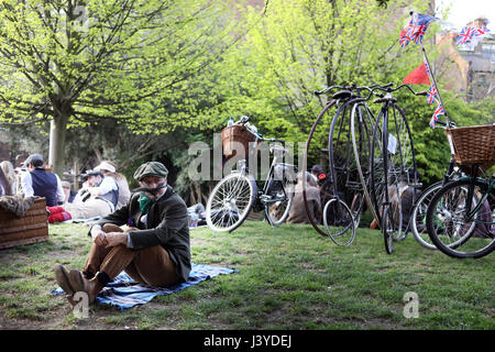 Pic mostra: Il Tweed Run 2017 - vintage bike rally Clerkenwell London foto di Gavin Rodgers/ Pixel8000 Foto Stock
