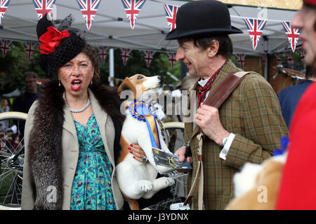 Pic mostra: Il Tweed Run 2017 - vintage bike rally Clerkenwell London foto di Gavin Rodgers/ Pixel8000 Foto Stock