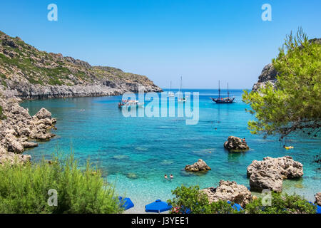 Vista di Ladiko Anthony Quinn Bay. Rhodes, isole Dodecanesi, Grecia, Europa Foto Stock