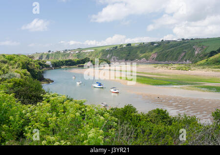 Il fiume Avon estuario dal Sud grazioso villaggio di prosciutti di Bantham in Devon Foto Stock