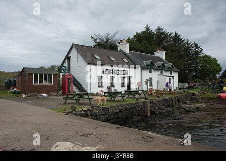 Il Boathouse Inn sull isola di Ulva, Scozia. Foto Stock