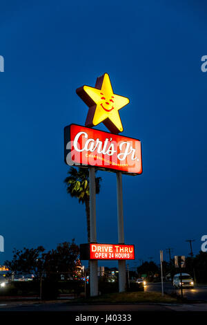 Un Carls Jr ristorante a Santa nella California un arresto carrello all'incrocio fra la Interstatale 5 e Cailfornia highway 33 Foto Stock