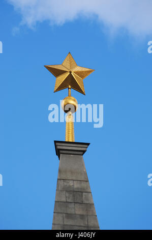 Mosca: la stella d'oro sulla parte superiore dell'Eroe Città Obelisco (1977), un 40-metro monumento dedicato a Lenin e agli uomini e alle donne è morto nella Seconda Guerra Mondiale Foto Stock