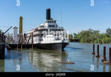 Delta King in pedalò sul fiume Sacramento in California Foto Stock