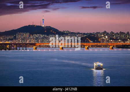 Seoul città e il ponte e il fiume Han, Corea del Sud. Foto Stock