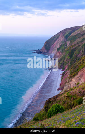 Punto Foreland e il Canale di Bristol nel Parco Nazionale di Exmoor vicino Lynmouth, Somerset, Inghilterra. Foto Stock