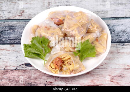 Dessert cinese, al vapore Gnocchi ripieni con fried soft palo di bambù germogli,shrime essiccato ed estratto di carne di maiale . Foto Stock