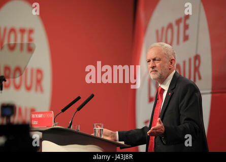 Leader laburista Jeremy Corbyn lancia il partito della campagna elettorale in Città evento in Manchester. Foto Stock