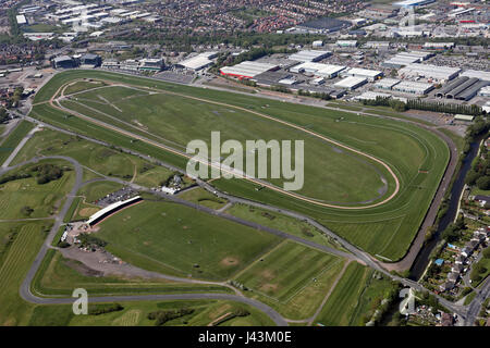 Vista aerea l'Aintree Racecourse, casa del Gran National, Liverpool, Regno Unito Foto Stock