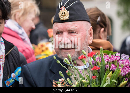 Londra, Regno Unito. 9 maggio 2017. Veterano russo al Soviet Memorial di Londra, atto di memoria che segna il 72° anniversario della vittoria alleata sul fascismo crediti: Ian Davidson/Alamy Live News Foto Stock