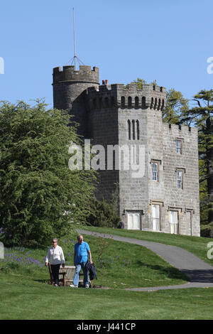 Balloch, UK. 9 maggio 2017. Un'altra bella giornata di Balloch Castle Country Park. Credito: ALAN OLIVER/Alamy Live News Foto Stock