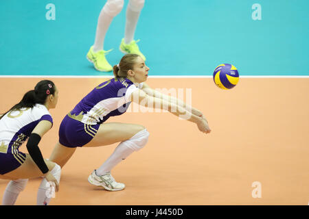 Kobe, Giappone. 9 maggio 2017. Dobriana Rabadzhieva (vol) di pallavolo : 2017 FIVB Pallavolo donna Club World Championship match tra Volero Zurigo 3-0 Eczacibasi Istanbul a Kobe, in Giappone . Credito: AFLO/Alamy Live News Foto Stock