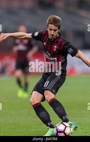 Milano, Italia. Il 7 maggio, 2017. Mario Pasalic (Milano) Calcio/Calcetto : Italiano 'Serie A' match tra AC Milan 1-4 come Roma a Stadio Giuseppe Meazza di Milano, in Italia . Credito: Maurizio Borsari/AFLO/Alamy Live News Foto Stock