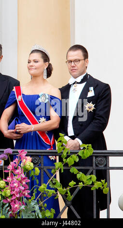 La Principessa Ereditaria Vittoria e il Principe Daniel di Svezia presso il balcone del Palazzo Reale di Oslo, il 9 maggio 2017, in occasione della celebrazione del re Harald e la regina Sonja'ottantesimo compleanno foto : Albert Nieboer / Paesi Bassi / point de vue fuori Olanda Out point de vue fuori - nessun filo SERVICE - foto: Alber Nieboer/RoyalPress/dpa Foto Stock