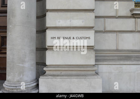 Vista esterna dell'HM Revenue e ufficio doganale edificio di Whitehall a Londra durante le ore diurne. Foto Stock
