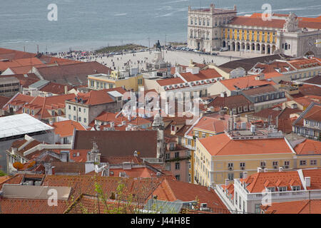 Il Portogallo, Estremadura, Lisbona, vista sul quartiere di Baixa da Castelo de Sao Jorge. Foto Stock