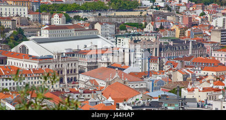 Il Portogallo, Estremadura, Lisbona, vista sul quartiere di Baixa da Castelo de Sao Jorge. Foto Stock