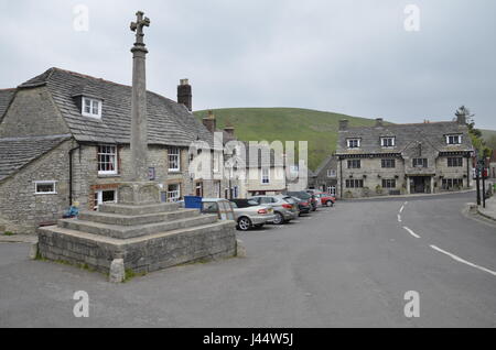 Il centro del villaggio di Corfe Castle, Dorset Foto Stock
