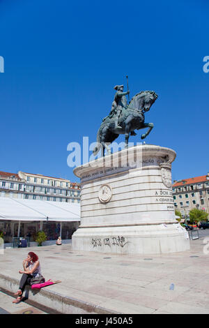 Il Portogallo, Estredmadura, Lisbona, Baixa, Praca da Figueira, statua Esquestrian opf Dom Joao. Foto Stock