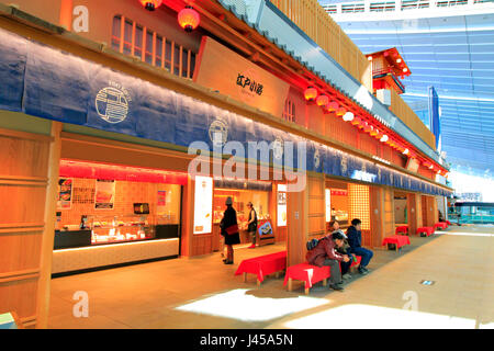 L'aeroporto di Haneda International Terminal Area dello Shopping Tokyo Giappone Foto Stock