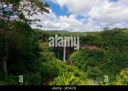 Maurizio. Il 90 metro alte cascate gemelle della cascata Chamarel. Foto Stock