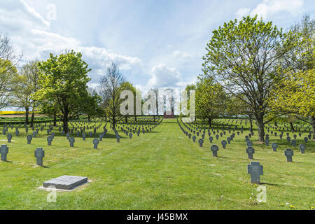 Rancourt cimitero militare tedesco sul Campo di Battaglia di Somme nel nord della Francia Foto Stock