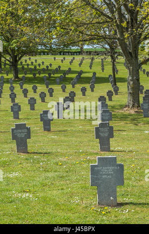 Rancourt cimitero militare tedesco sul Campo di Battaglia di Somme nel nord della Francia Foto Stock