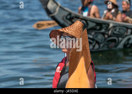 Stati Uniti, Washington, Seattle, Alki Beach, a nord-ovest della costa indiana, piroga, nativi americani Foto Stock