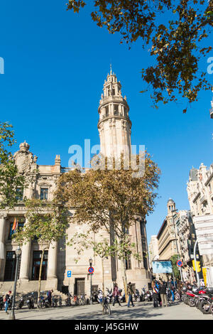 Barcellona- NOV 15: la famosa central Post Office edificio nella città di Barcellona il 15 novembre 2016 a Barcellona, Spagna. L'ufficio postale centrale Foto Stock