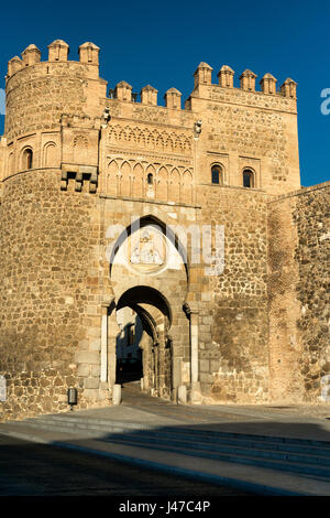 Toledo (Castilla-La Mancha (Spagna): la porta medievale noto come Puerta de Valmardon Foto Stock