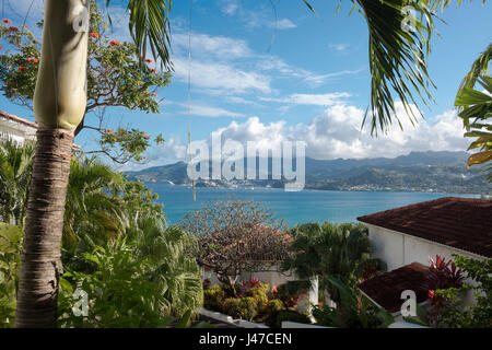 Una vista dal Monte Cinamon Hotel a Grand Anse verso St George, Grenada, West Indies, dei Caraibi Foto Stock