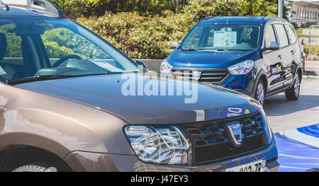 Sables D Olonne, Francia - 7 Maggio 2017 : Dacia Tour 2017 è un'operazione commerciale organizzato dal costruttore di auto al fine di presentare le sue vetture througho Foto Stock