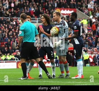 MADLEY COLOCCINI ELLIOT SUNDERLAND V NEWCASTLE SUNDERLAND V NEWCASTLE UNITED STADIO DELLA LUCE SUNDERLAND INGHILTERRA 25 ottobre 20 Foto Stock