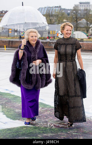 Oslo, Norvegia. Il 10 maggio, 2017. La principessa Beatrice e la principessa Mabel dei Paesi Bassi frequentare l'ottantesimo compleanno banchetto di re Harald e la regina Sonja di Norvegia alla Opera House di Oslo, Norvegia, 10 maggio 2017. Foto: Patrick van Katwijk Paesi Bassi OUT/point de vue fuori - nessun filo SERVICE - foto: Patrick van Katwijk/Olandese Photo Press/dpa/Alamy Live News Foto Stock