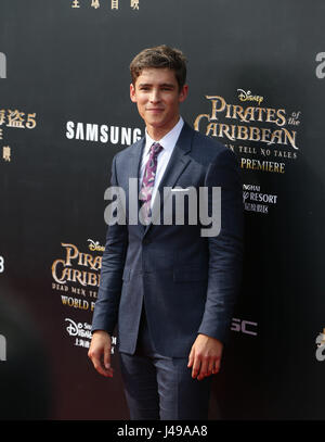 Shanghai, Cina. 11 Maggio, 2017. Attore Brenton Thwaites partecipa al Global premiere del film di Hollywood "Pirati dei Caraibi: Dead Men Tell No Tales", in Cina a Shanghai, 11 maggio 2017. Credito: Ding Ting/Xinhua/Alamy Live News Foto Stock