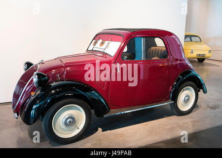 1936 Fiat 500 "Topolino'. Museo dell'automobile di Málaga. Andalusia, Spagna. Foto Stock