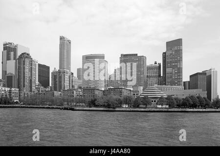 Manhattan preso dal fiume Hudson, New York Foto Stock