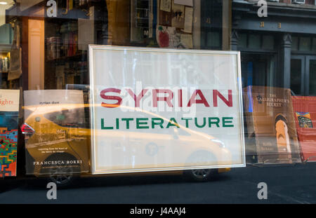 Letteratura siriana featured a McNally Jackson, un indipendente bookstore di Nolita nella città di New York Foto Stock