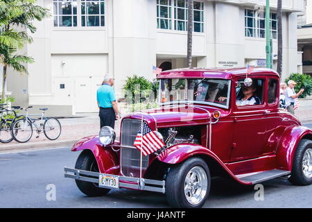 Honolulu, Hawaii, Stati Uniti d'America - 30 Maggio 2016: Il Waikiki Memorial Day Parade - Classic Cars Foto Stock