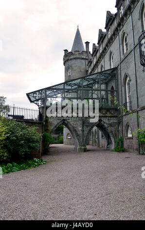 Ponte sul fossato asciutto a Inveraray Castle. Foto Stock